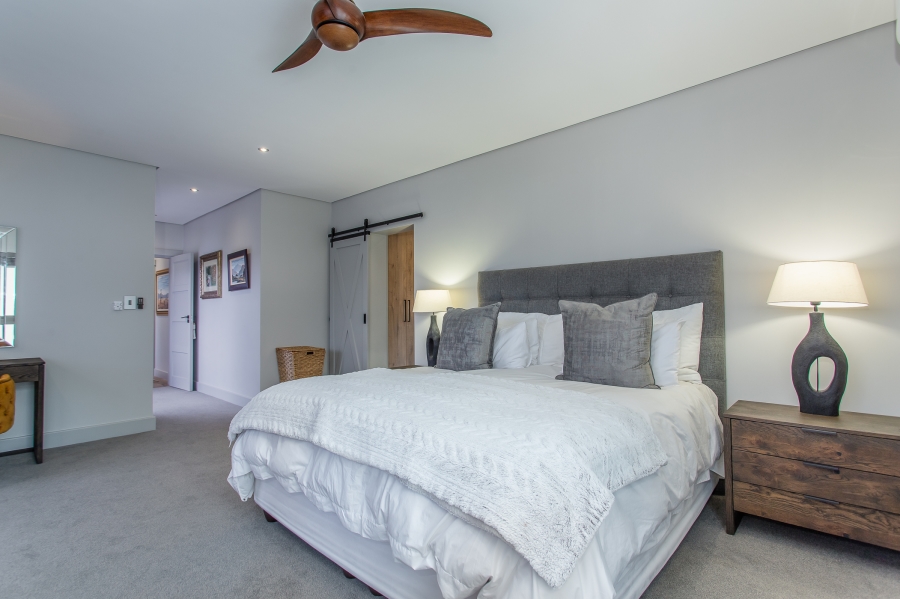 4 Bedroom Property for Sale in Lemoenkloof Western Cape